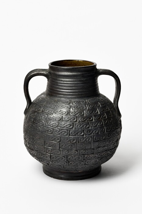 01_Zweihenkelkrug Großschönauer Werkstätte n_Foto Esther Hoyer